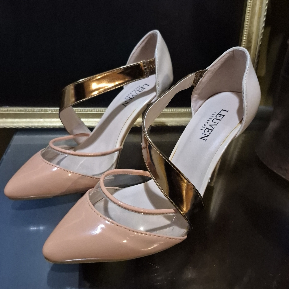 Women's Pink and Gold Heels Size 8